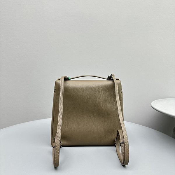 【かわいい♡新作】ロロピアーナ Extra Pocket バックパック L23.5 コピー rob07277