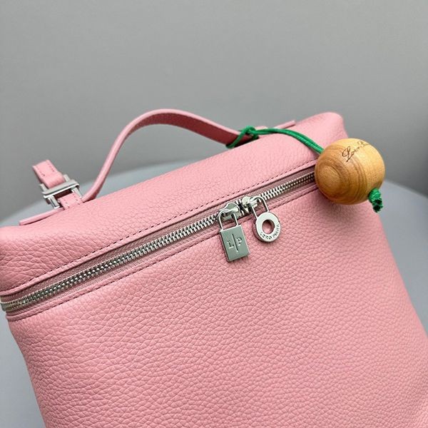超人気 ロロピアーナ Extra Pocket バックパック L23.5 偽物 roz50346