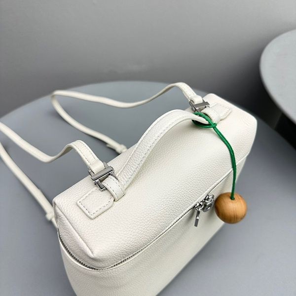 ロロピアーナ Extra Pocket バックパック L23.5 スーパーコピー row31138