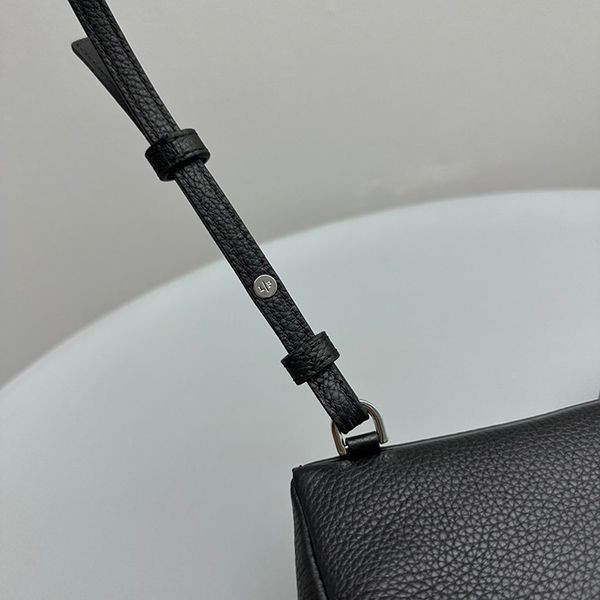 新色登場☆ロロピアーナ Extra Pocket バックパック コピー L23.5 ror80858