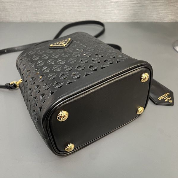 【人気商品】プラダ パニエ ミニバッグ 偽物カットアウト モチーフ 1BA2172CY