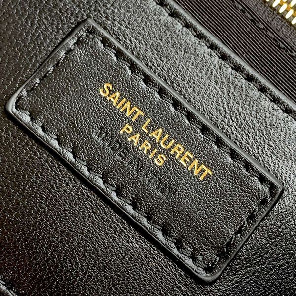 サンローラン キルティングレザー スモール 偽物 ショルダーバッグ Saj17228