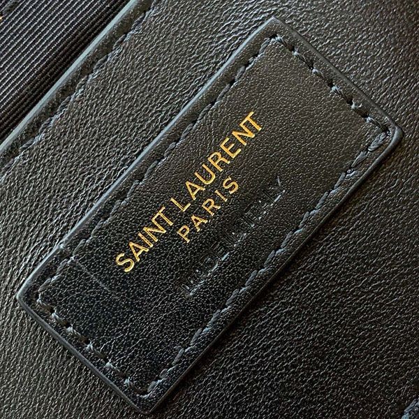 送料込 サンローラン スエード ショルダーバッグ 偽物 San51905