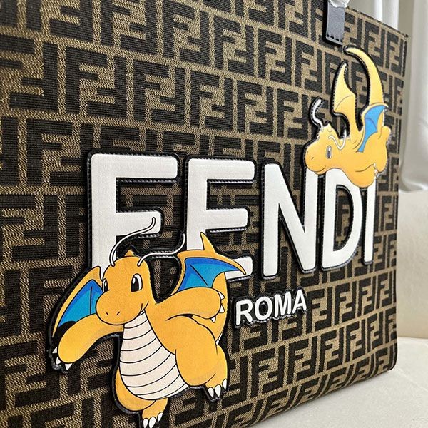 フェンディ x FRGMT x POKEMON ブラウンFF トートバッグ fer41667