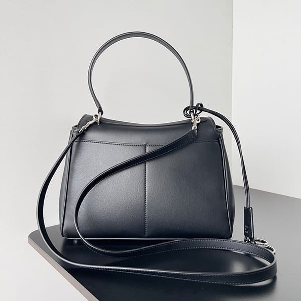 確保済みバレンシアガ RODEO ミディアム ユーズドエフェクト チャーム フェイク bag19127