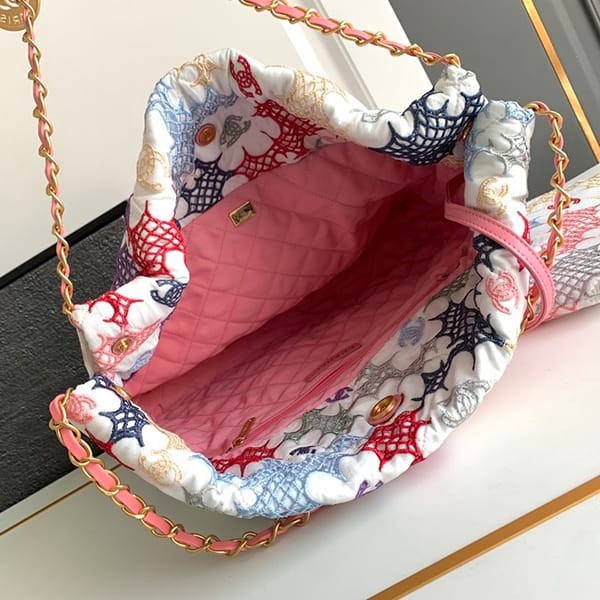 新デザインシャネル 22スモールバッグ CCマーク 花柄刺繍 レプリカ shr47794