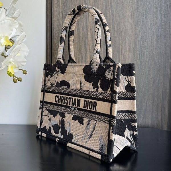 大人気！ディオール Book Tote バッグ n級 ミニ ストラップ付き dev48270