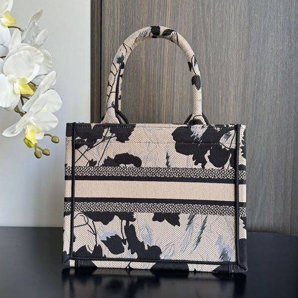 大人気！ディオール Book Tote バッグ n級 ミニ ストラップ付き dev48270