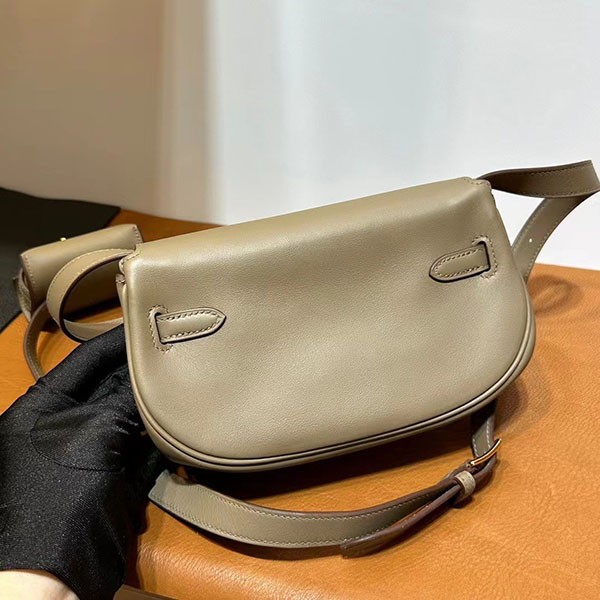新作 エルメス ケリー ショルダーバッグ 偽物 バナナケリー エトゥープ ery22686