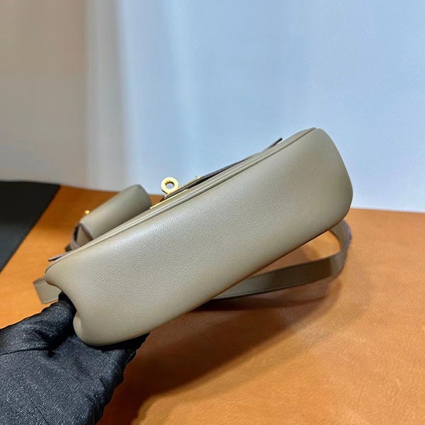 新作 エルメス ケリー ショルダーバッグ 偽物 バナナケリー エトゥープ ery22686