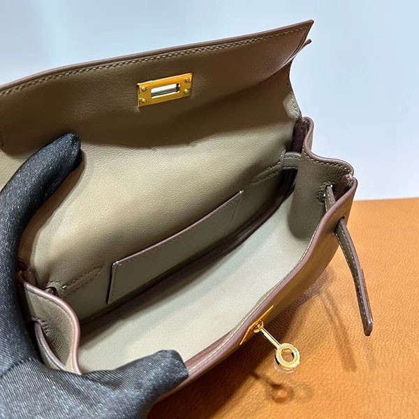新作 エルメス ケリー ショルダーバッグ 偽物 バナナケリー エトゥープ ery22686