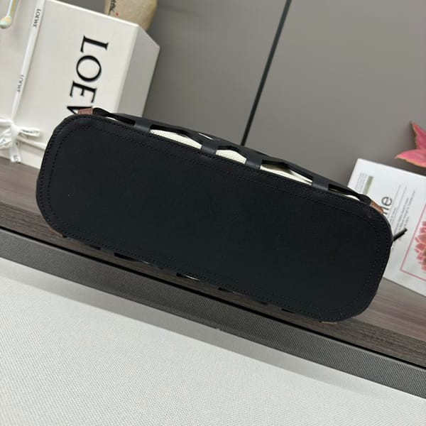 超話題!ロエベ パチモン アナグラム カットアウト トート スモールバッグ lok95959
