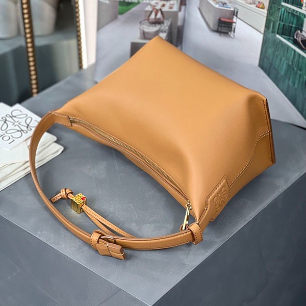 ロエベ ハンモック ミニ レザー ショルダーバッグ コピー ベージュ loe14351