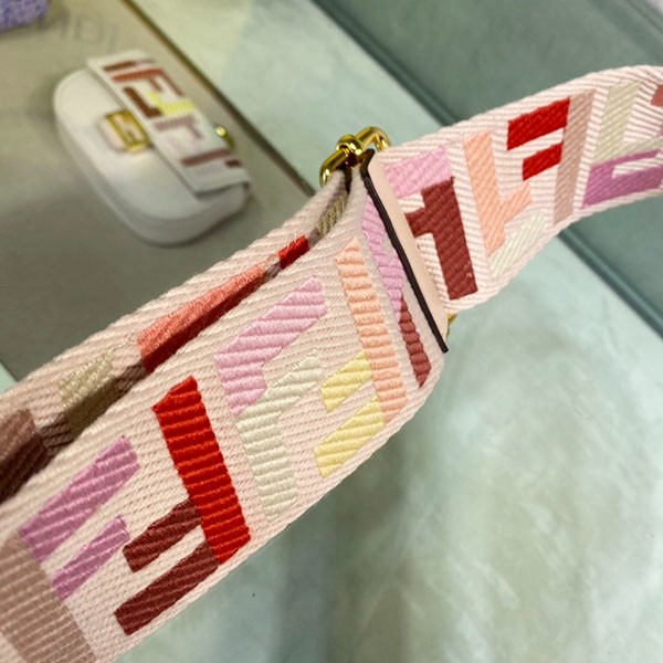 フェンディ ショルダーストラップ コピー ズッカ柄 ストラップ ロゴ fey97684