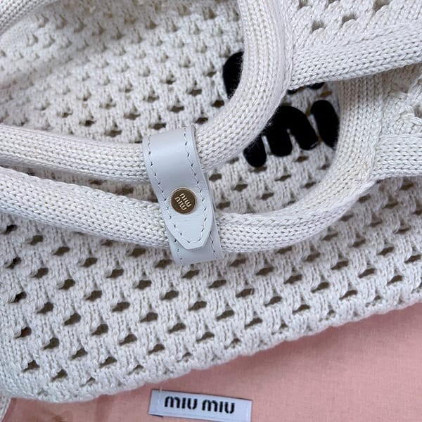 一目惚れ♪ミュウミュウ Crochet handbag クロッシェハンドバッグ 偽物 myl85720