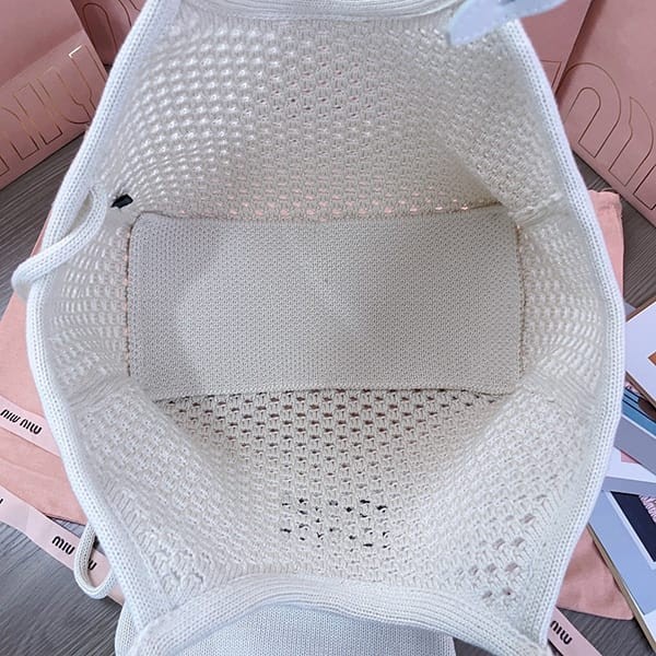 一目惚れ♪ミュウミュウ Crochet handbag クロッシェハンドバッグ 偽物 myl85720
