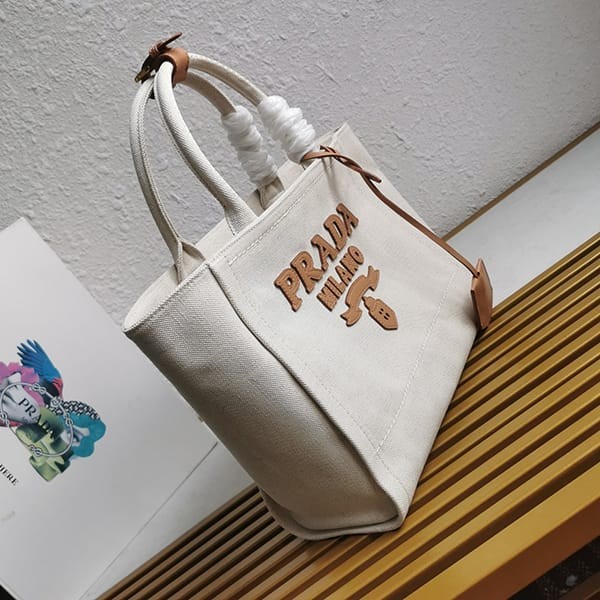お洒落プラダ スーパーコピー キャンバスショッピングバッグ put52476