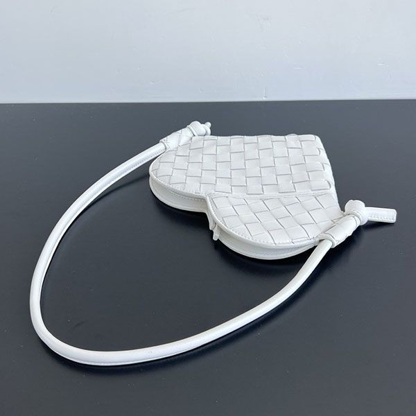大人気!ボッテガヴェネタ N級品 ミニ ソルスティス ハート bou46628