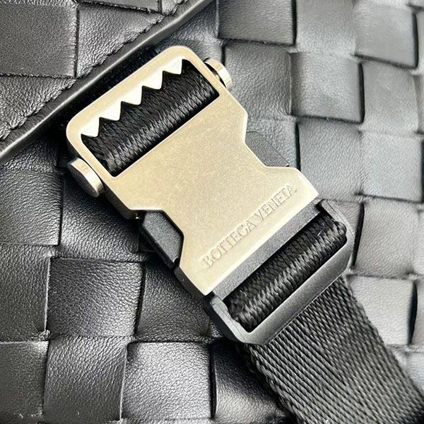 ボッテガヴェネタ ポスティーノ バッグ バックループ付き bof70408