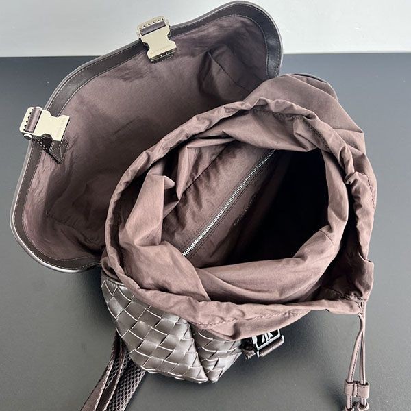 すぐ届く ボッテガヴェネタ ポスティーノ バッグ N級品 バックループ付き bop03708