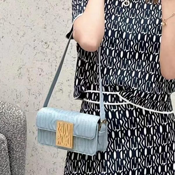 すぐ届Miss ディオール 偽物 Allover キルティング カーフスキン バッグ deh83744