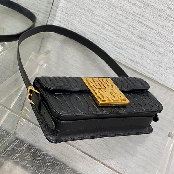 入手困難Miss ディオール Allover キルティング カーフスキン バッグ 偽物 deu40772