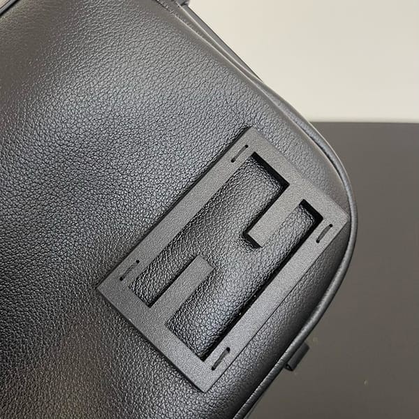 ギフトに最適フェンディ シンプリーフェンディ スモール レザー ミニバッグ 偽物 8BS097AS7A