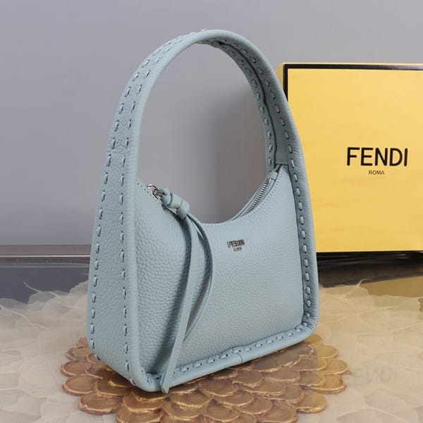 大人気!フェンディ スーパーコピー ミニフェンデセンス ハンドバッグ fek10234