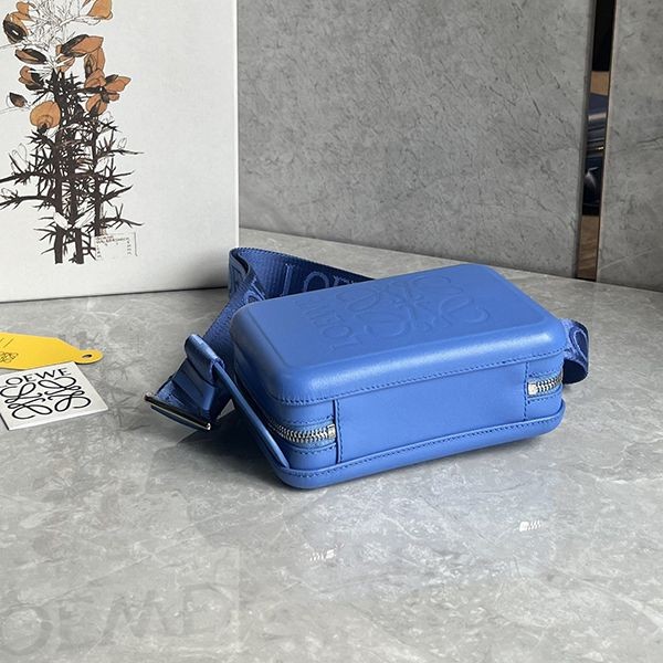数量限定！ロエベ Molded Sling コピー カーフスキン スリングバッグ B987W42X0