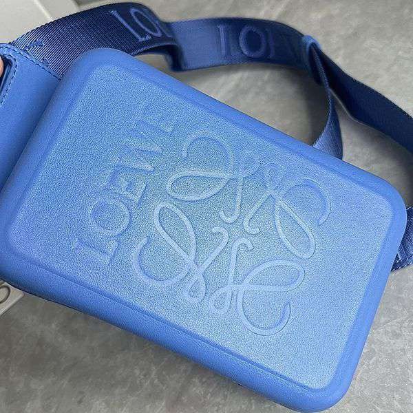 数量限定！ロエベ Molded Sling コピー カーフスキン スリングバッグ B987W42X0