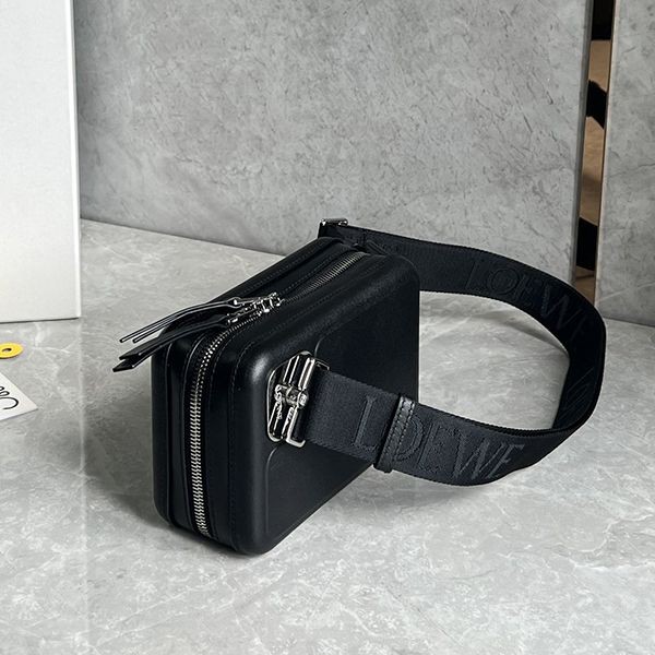 ロエベ Molded Sling カーフスキン スリングバッグ 偽物 B987W42X