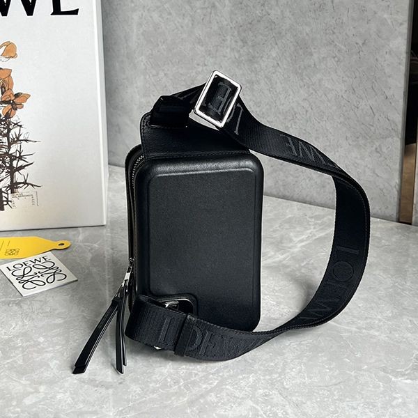 ロエベ Molded Sling カーフスキン スリングバッグ 偽物 B987W42X