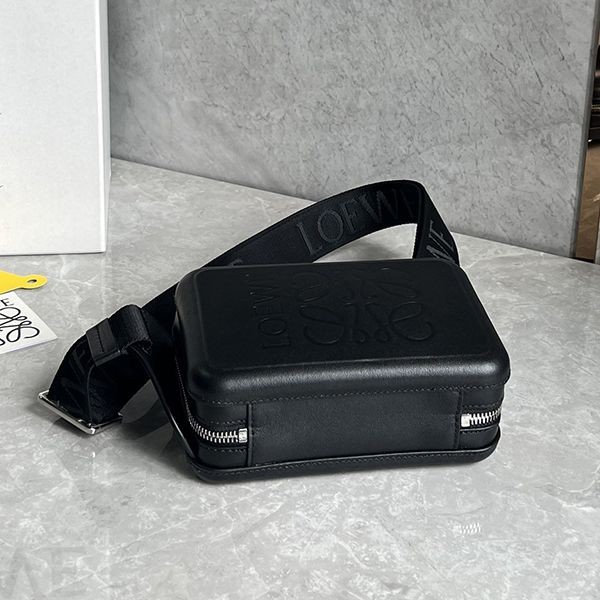 ロエベ Molded Sling カーフスキン スリングバッグ 偽物 B987W42X