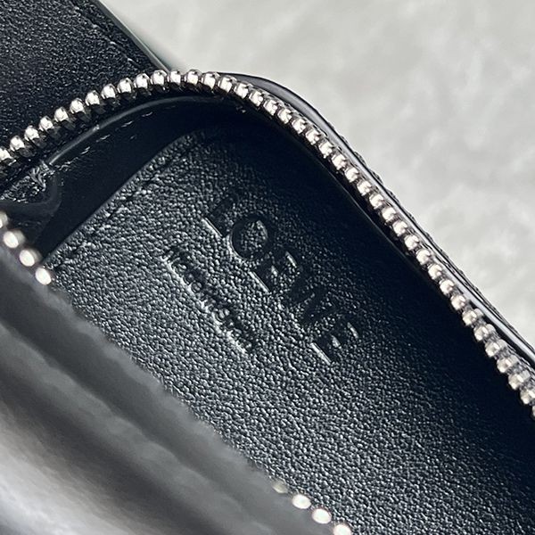 ロエベ Molded Sling カーフスキン スリングバッグ 偽物 B987W42X