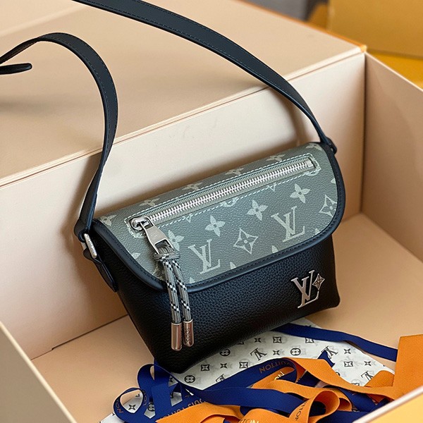 【国内発送】ルイヴィトン コピー パルス ウェアラブル ウォレット M12618