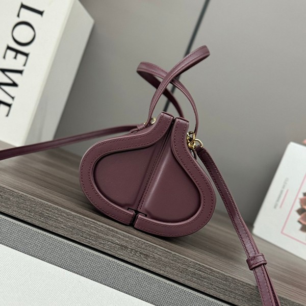 n級 おすすめロエベ CLASP バック スモール シルクカーフ パロディ loq88309