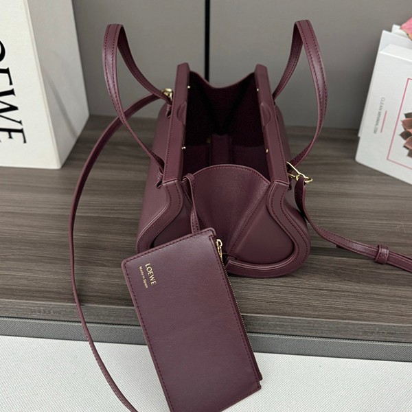 n級 おすすめロエベ CLASP バック スモール シルクカーフ パロディ loq88309