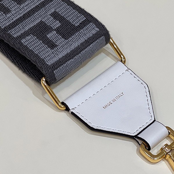 フェンディ Strap You FFロゴ ショルダーストラップ 偽物 2色 8AV386