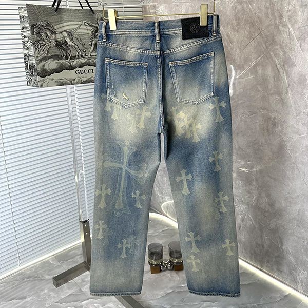 【セレブ多数愛用】クロムハーツ コピーセメタリークロスパッチ デニム パンツ Kua97138