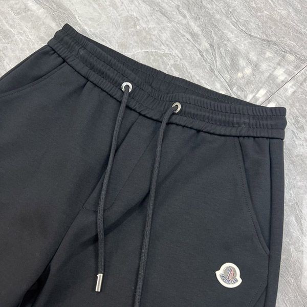 即発送 モンクレール スウェットパンツ ロゴパッチ moi68595
