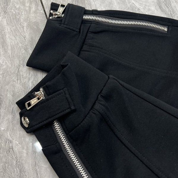 即発送 モンクレール スウェットパンツ ロゴパッチ moi68595