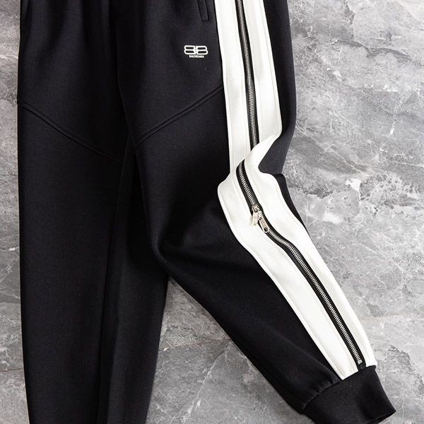 バレンシアガ クロップド スウェットパンツ baz31869