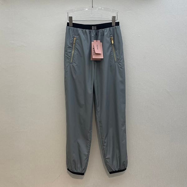 最安値挑戦ミュウミュウ 偽物 ロゴ入り バタヴィア パンツ > Tシャツ カットソー myq31674