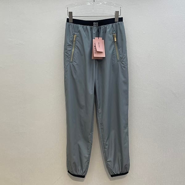 最安値挑戦ミュウミュウ 偽物 ロゴ入り バタヴィア パンツ > Tシャツ カットソー myq31674