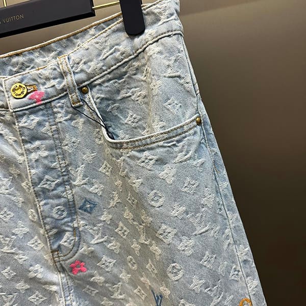 高級ブランドルイヴィトン フェイク モノグラムデニムパンツ 1AFRY0