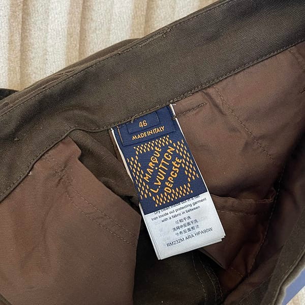 セレブ多数愛用ルイヴィトン レプリカ シグネチャー コットン カーゴ パンツ 1AFPSW