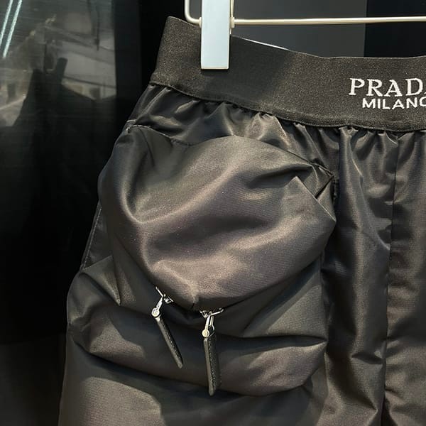 絶対欲しい！プラダ Re-Nylon shorts ショートパンツ レプリカ pun39109