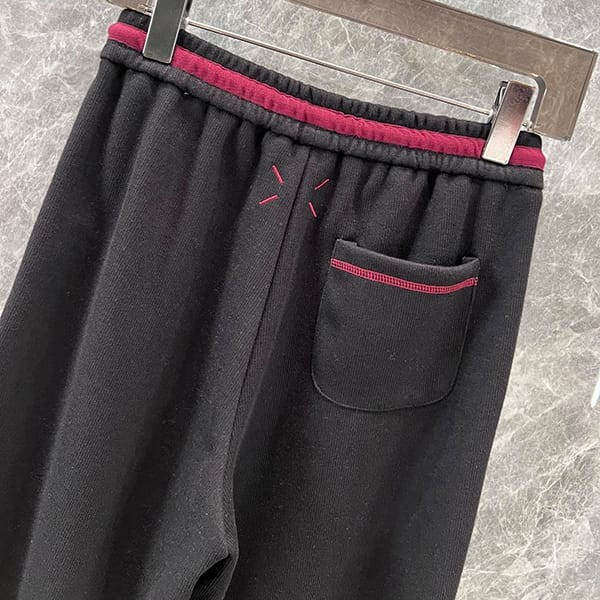 確保済みメゾン マルジェラ フェイク ディストレスト ロゴ スウェットパンツ Mai54970