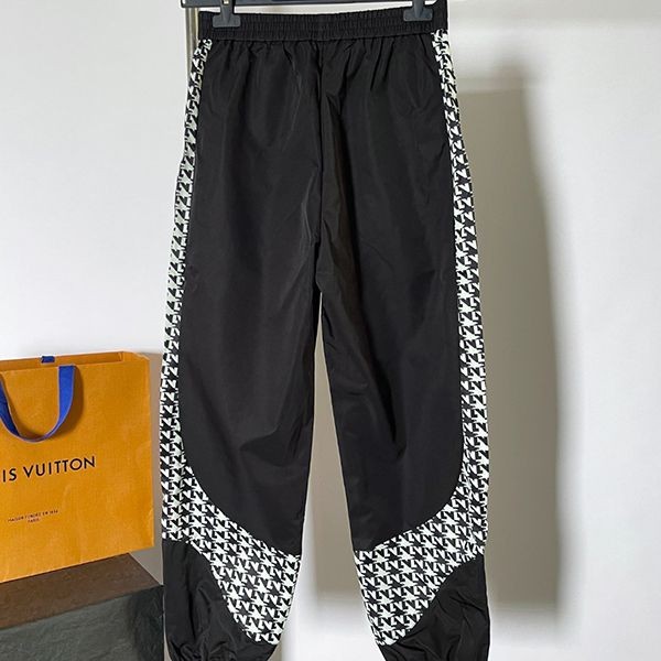【大人気☆】ルイヴィトン×テクニカルジョギングパンツ 偽物 vuo81454