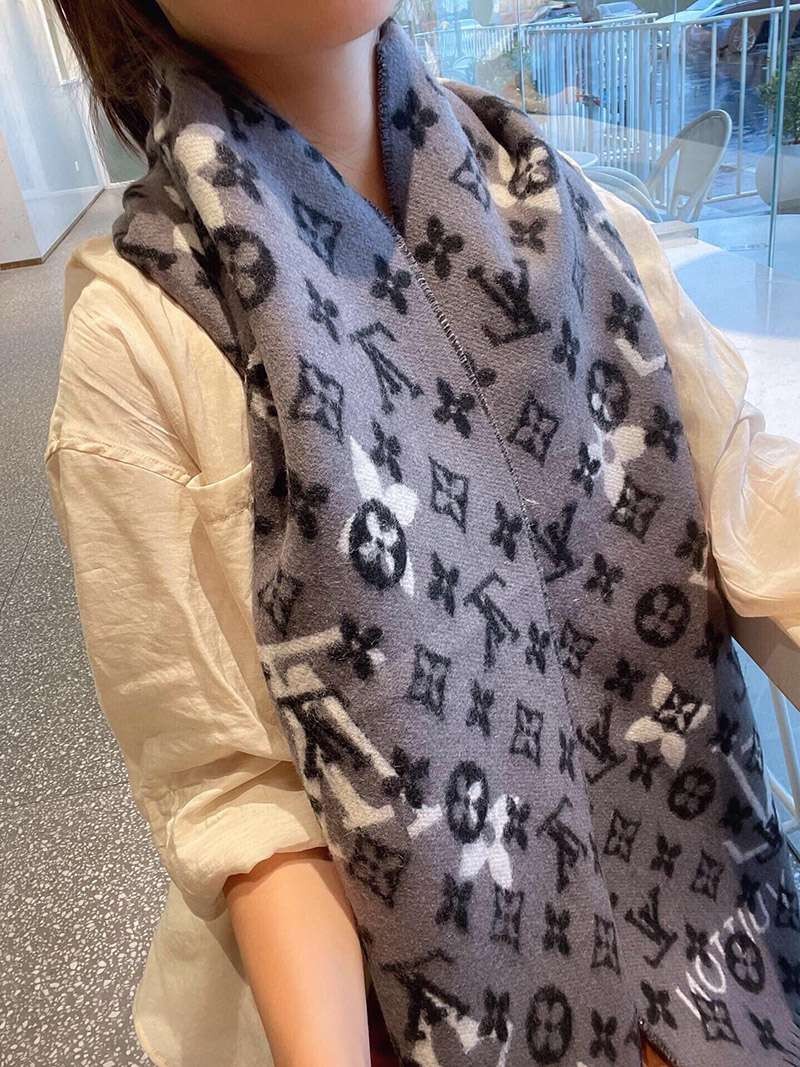 ルイヴィトン メンズ カシミヤ タッセル マフラ コピー M76377